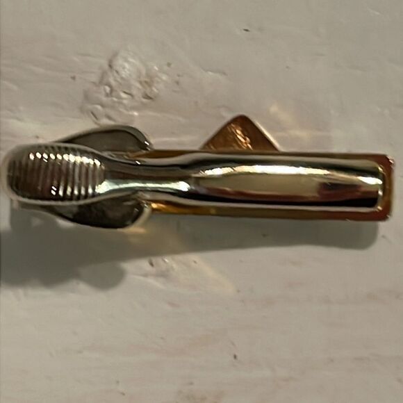 Vintage-1960s-1.25” x 0.25” AMF Magic Triangle gold tone/red enamel tie clip/bar - Picture 8 of 11